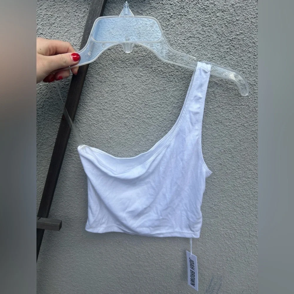 Joah Brown Single Strap Crop Tank in White NWT ! - Picture 4 of 7